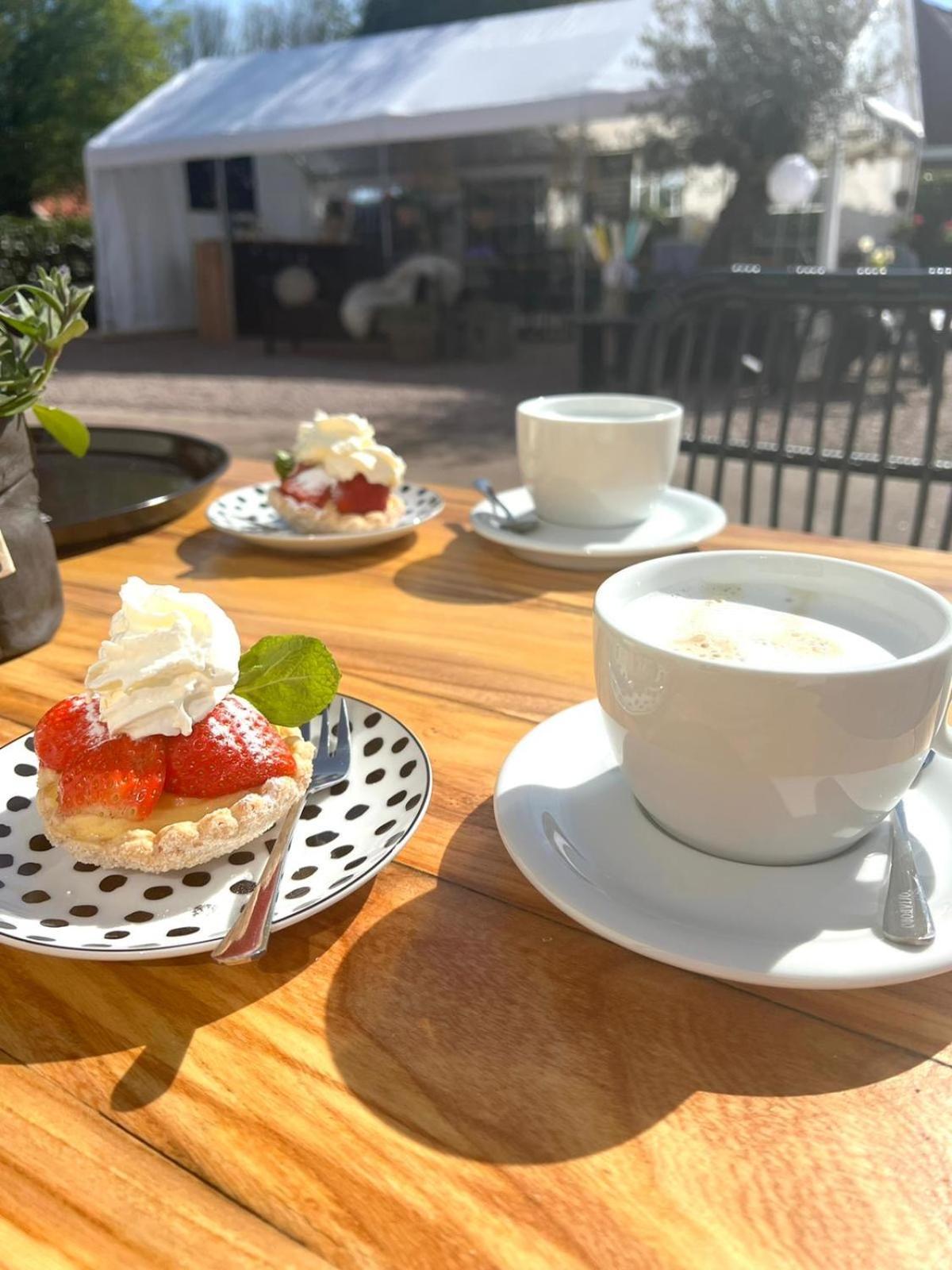 By Mosk Bed & Breakfast Engelum ภายนอก รูปภาพ